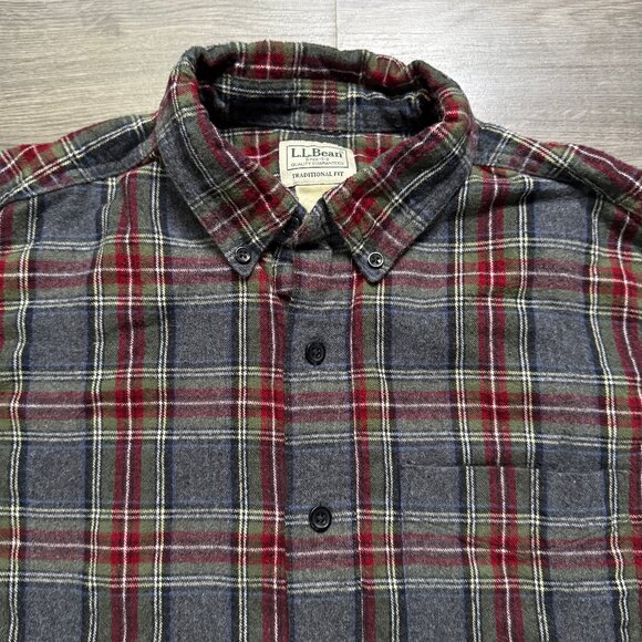 L.L. Bean Men's Scotch Plaid Flannel Shirt - Grey - Picture 2 of 10
